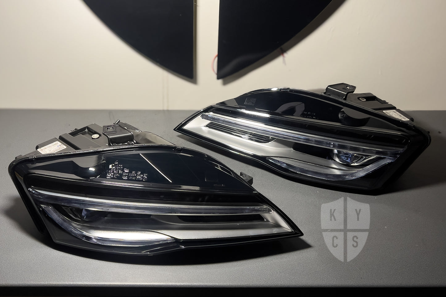Headlight Lens - Audi R8 (Type 42)