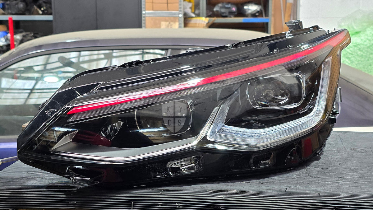 Volkswagen Golf Mk8 headlight lens replacement at KYCS, photo 3