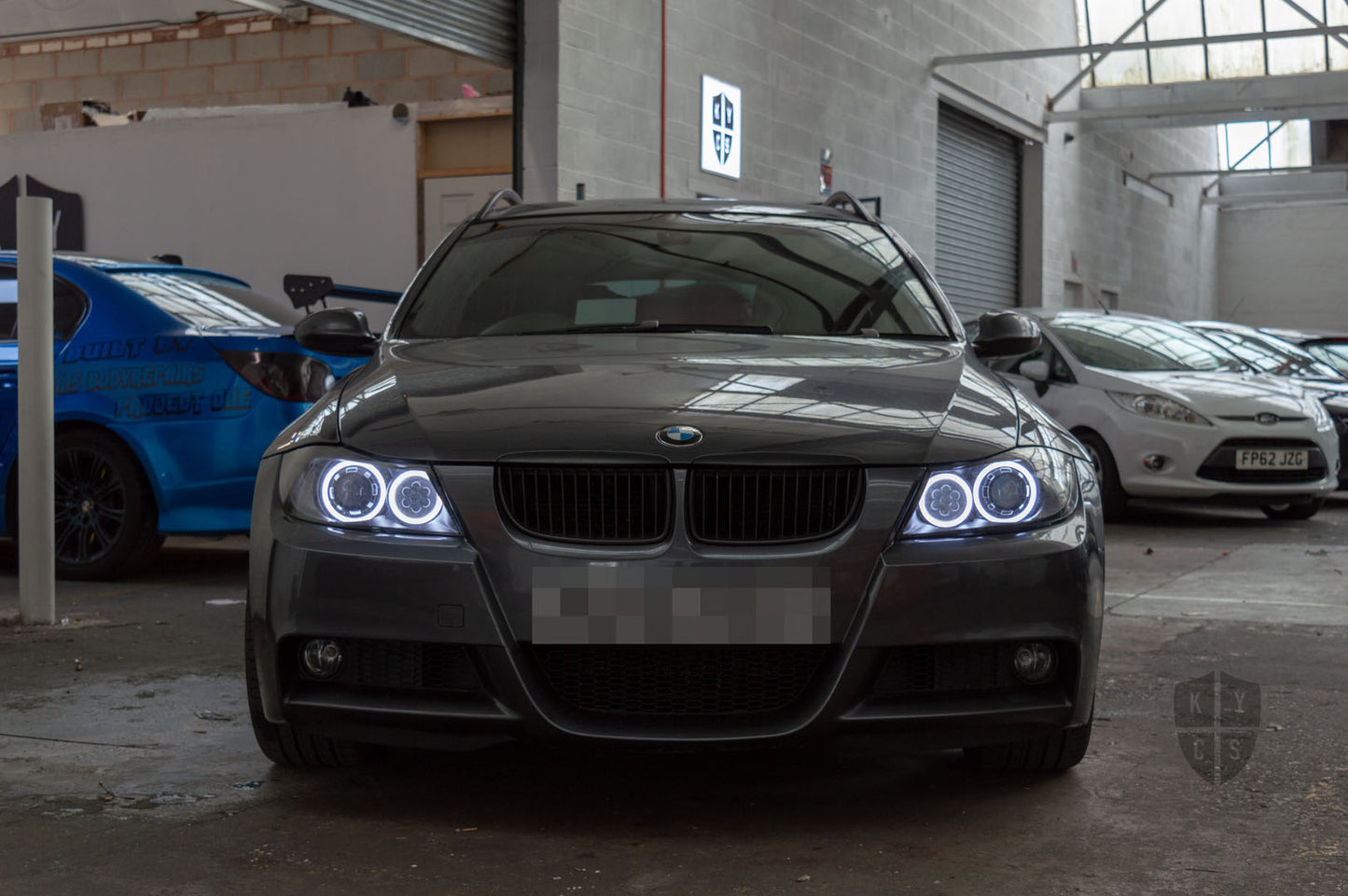 Headlight options on the above vehicle: KYCS (white) angel eyes | Modern blackout | Bi-LED 2.5" projector with LED bulb | Upgraded high beam (high beam LED unit array style) | LED indicators