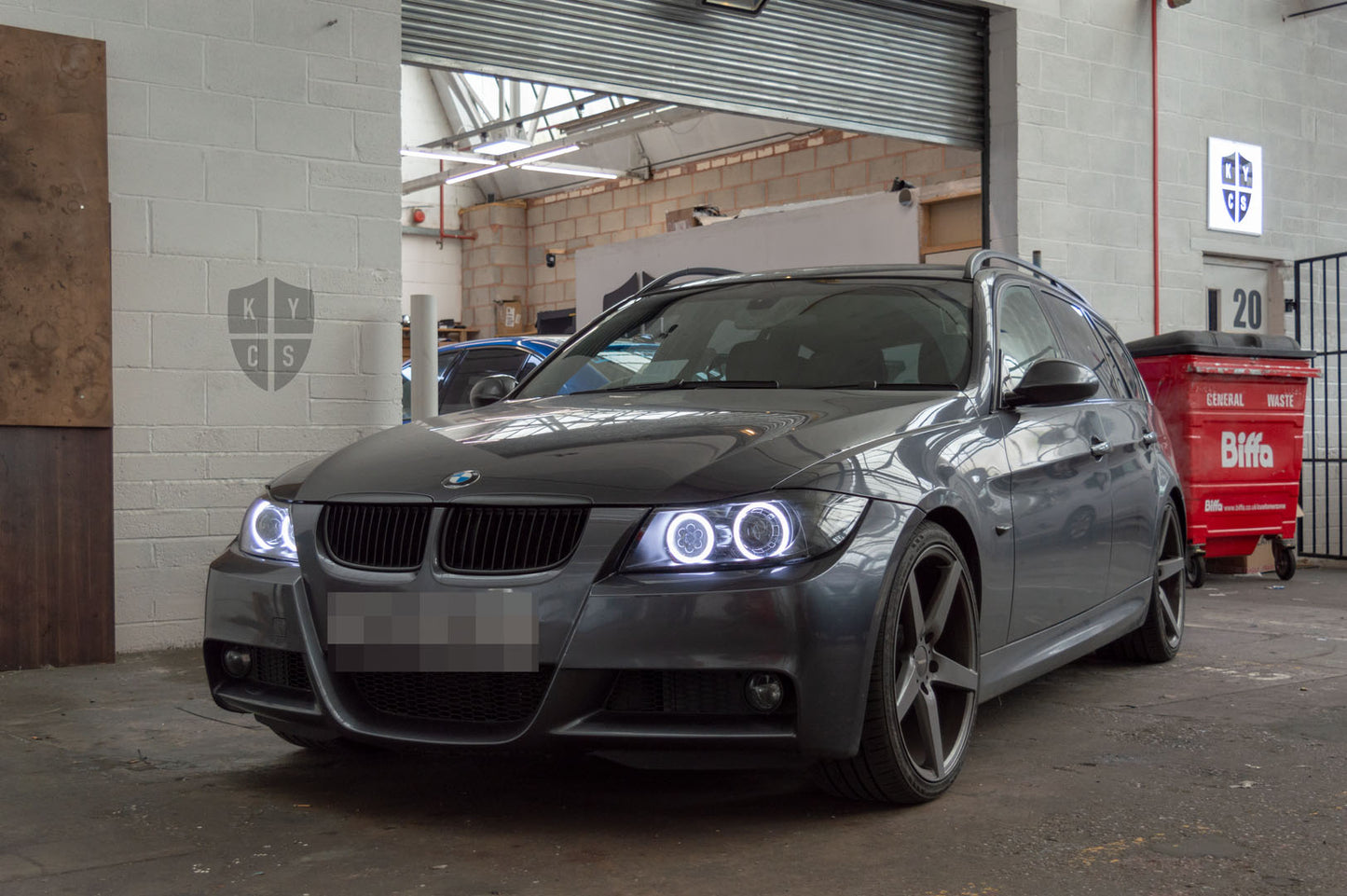 Headlight options on the above vehicle: KYCS (white) angel eyes | Modern blackout | Bi-LED 2.5" projector with LED bulb | Upgraded high beam (high beam LED unit array style) | LED indicators