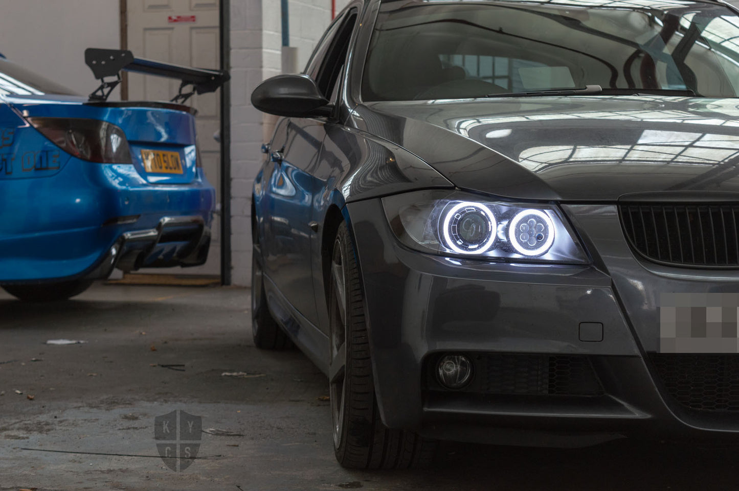 Headlight options on the above vehicle: KYCS (white) angel eyes | Modern blackout | Bi-LED 2.5" projector with LED bulb | Upgraded high beam (high beam LED unit array style) | LED indicators