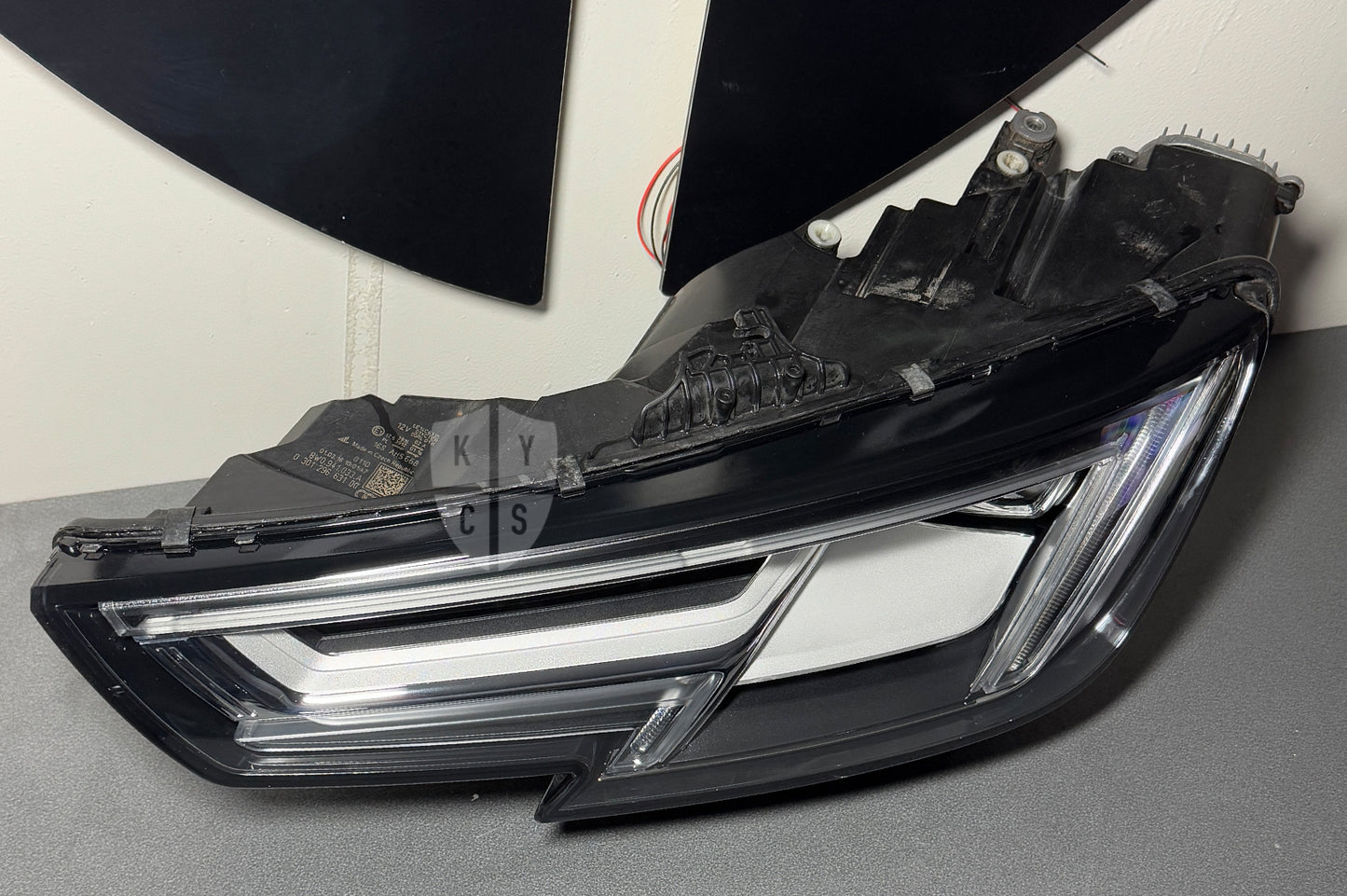Audi A4 S4 RS4 (B9) Headlight Lens Replacement