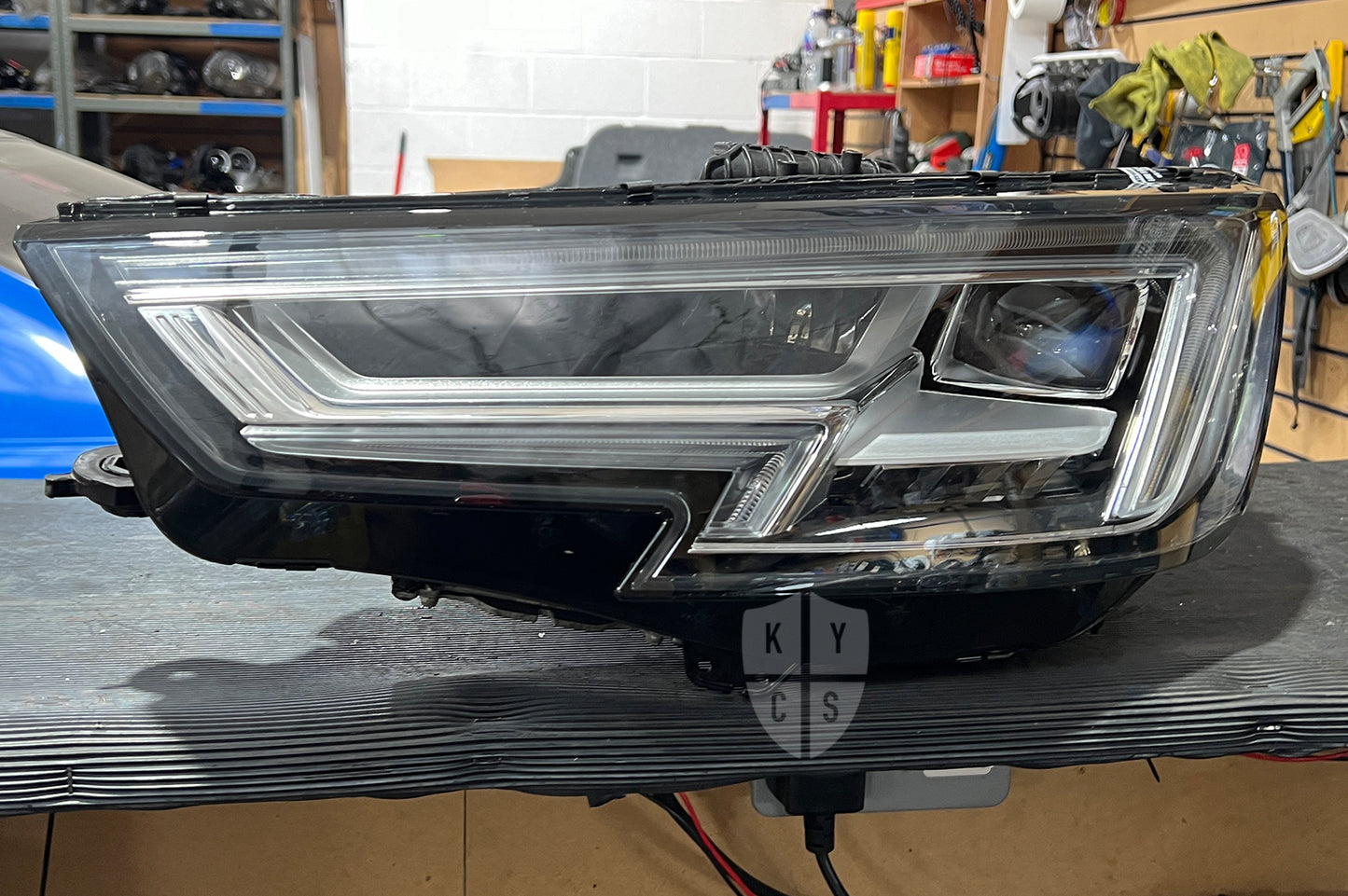 Audi A4 S4 RS4 (B9) Headlight Lens Replacement