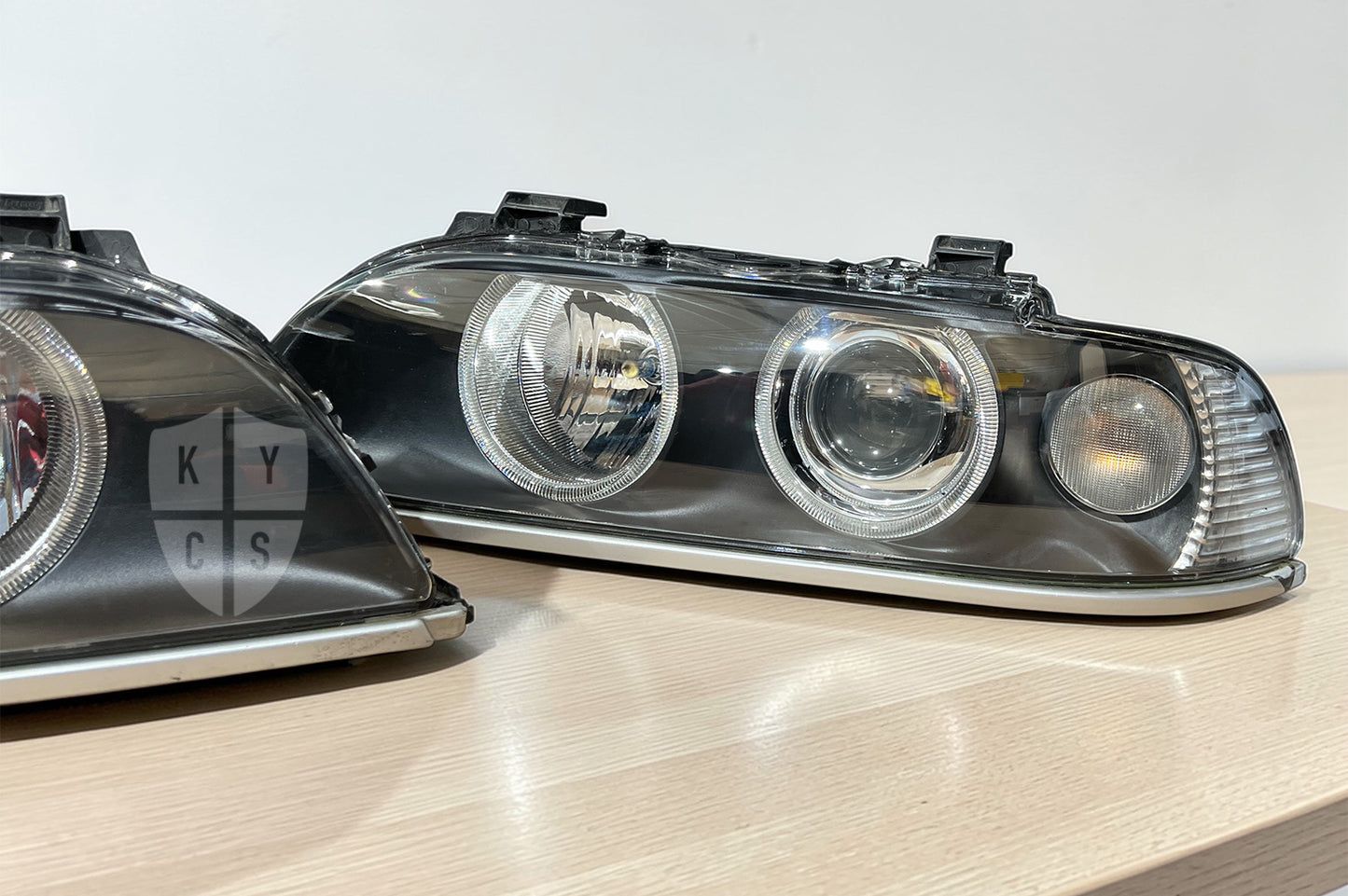 BMW 5 Series E39 Refurbishment Including New Lenses & Adjusters
