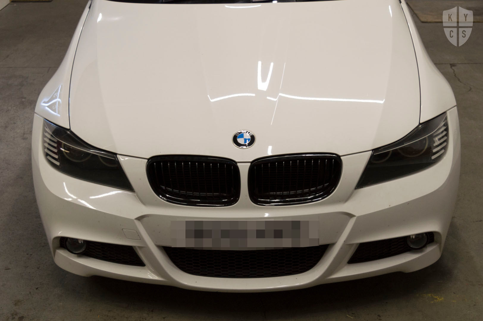 Headlight options on the above vehicle: KYCS (white) angel eyes | Custom paintwork | Bi-LED 2.5" projector with LED bulb | RGB demon eyes | Move high beam to low beam bi-LED projector | LED indicators