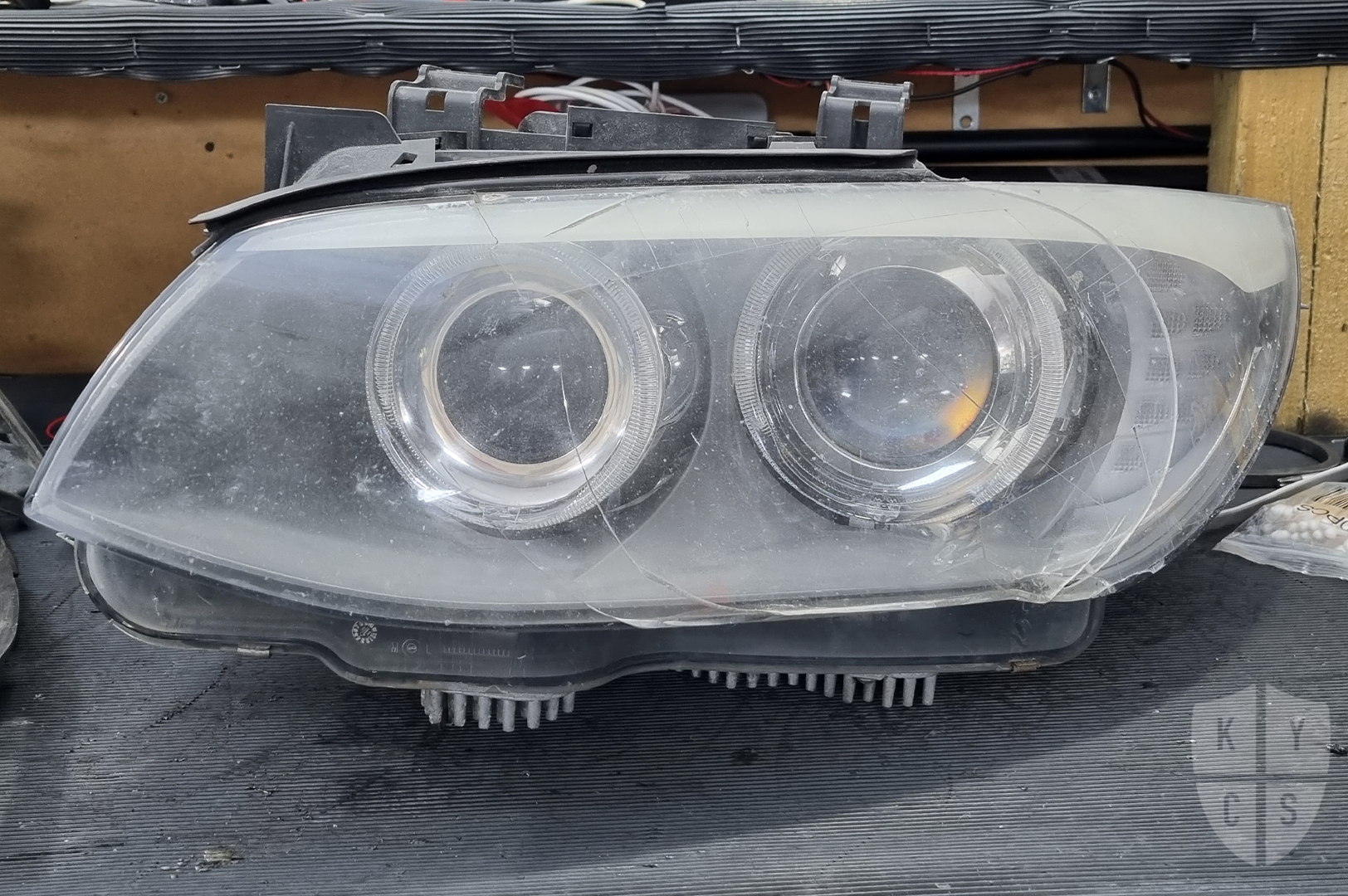 Xenon Lens Headlight Lenses Indicator White Pair Suitable for BMW E39 :  : Automotive